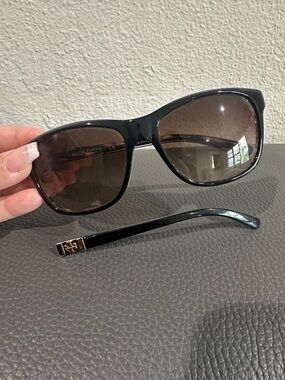 Tory Burch Black Sunglasses with Brown Gradient Lenses